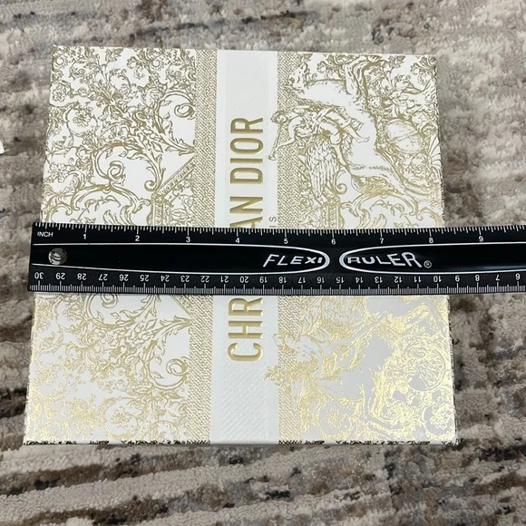 Christian Dior Paris gift box - Picture 6 of 7